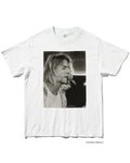 カート・コバーン（Kurt Cobain）｜Charles Peterson撮影のライブ写真をプリントしたフォトTシャツ ホワイト