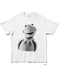 カーミット｜ジム・ヘンソンが生み出したマペットのキャラクターをプリントしたグラフィックTシャツ ホワイト