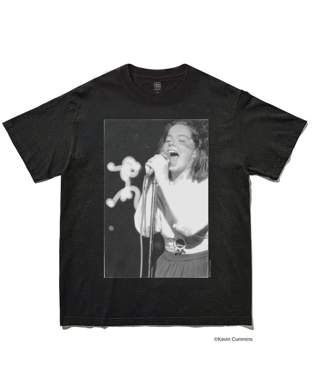 ビョーク（Björk）｜Kevin Cummins撮影のライブ写真をプリントしたフォトTシャツ